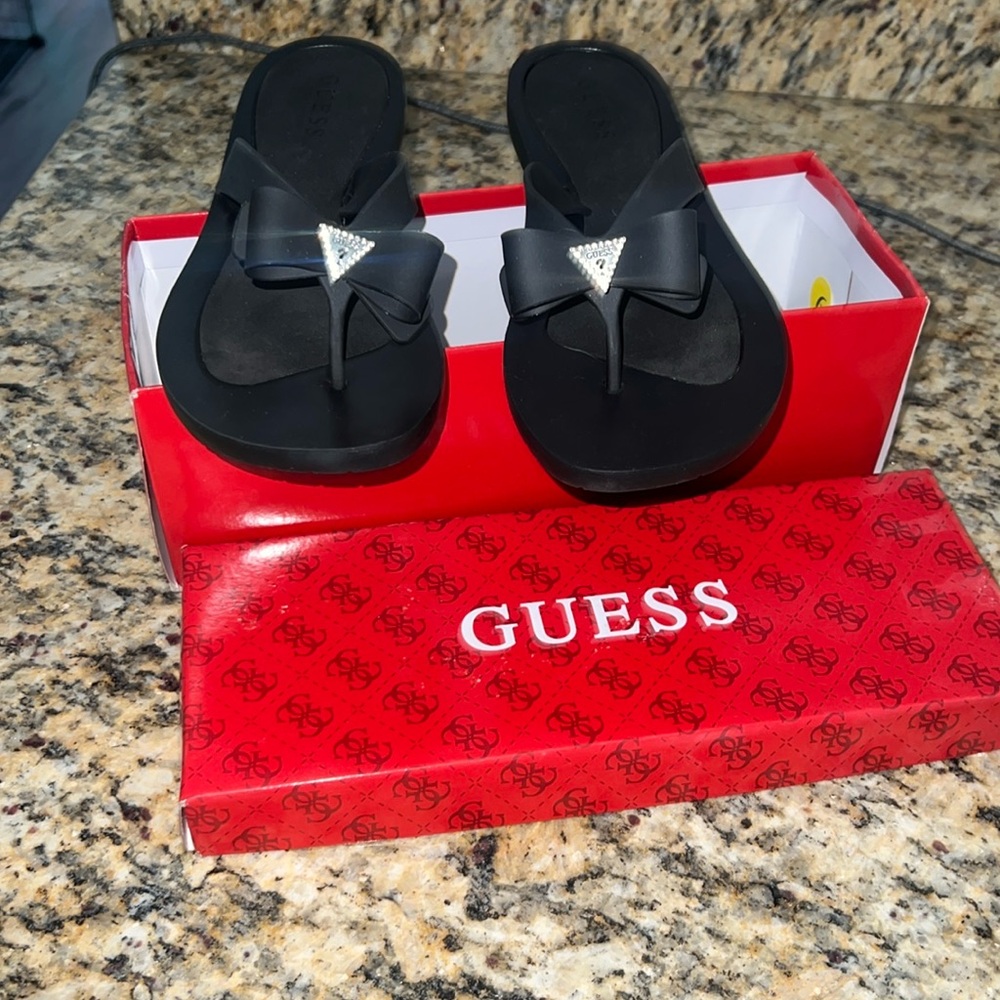 Size 9 Guess sandals women